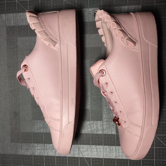 astrina ruffle detail trainers